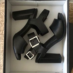 Kenneth Cole black shoes size 6.5. New in box